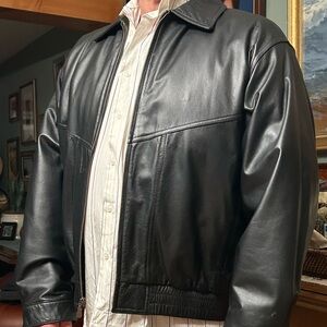 Roundtree & Yorke Black Leather Bomber Jacket Large